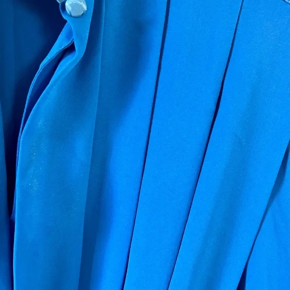 Vintage Beautiful Blue Pierre Cardin 100% silk dress - Picture 6 of 10